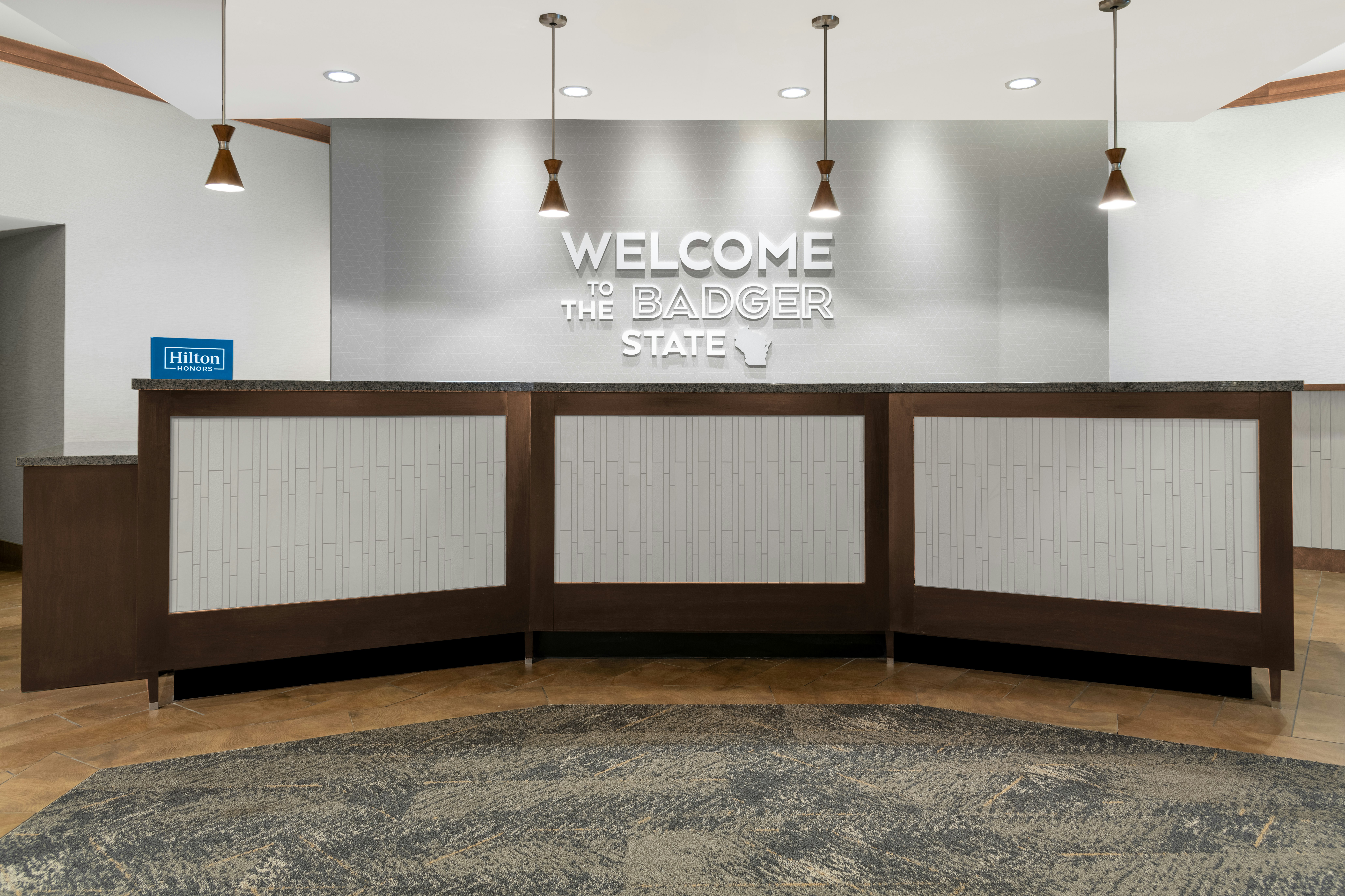 Hampton Inn & Suites Madison / Downtown 7/51