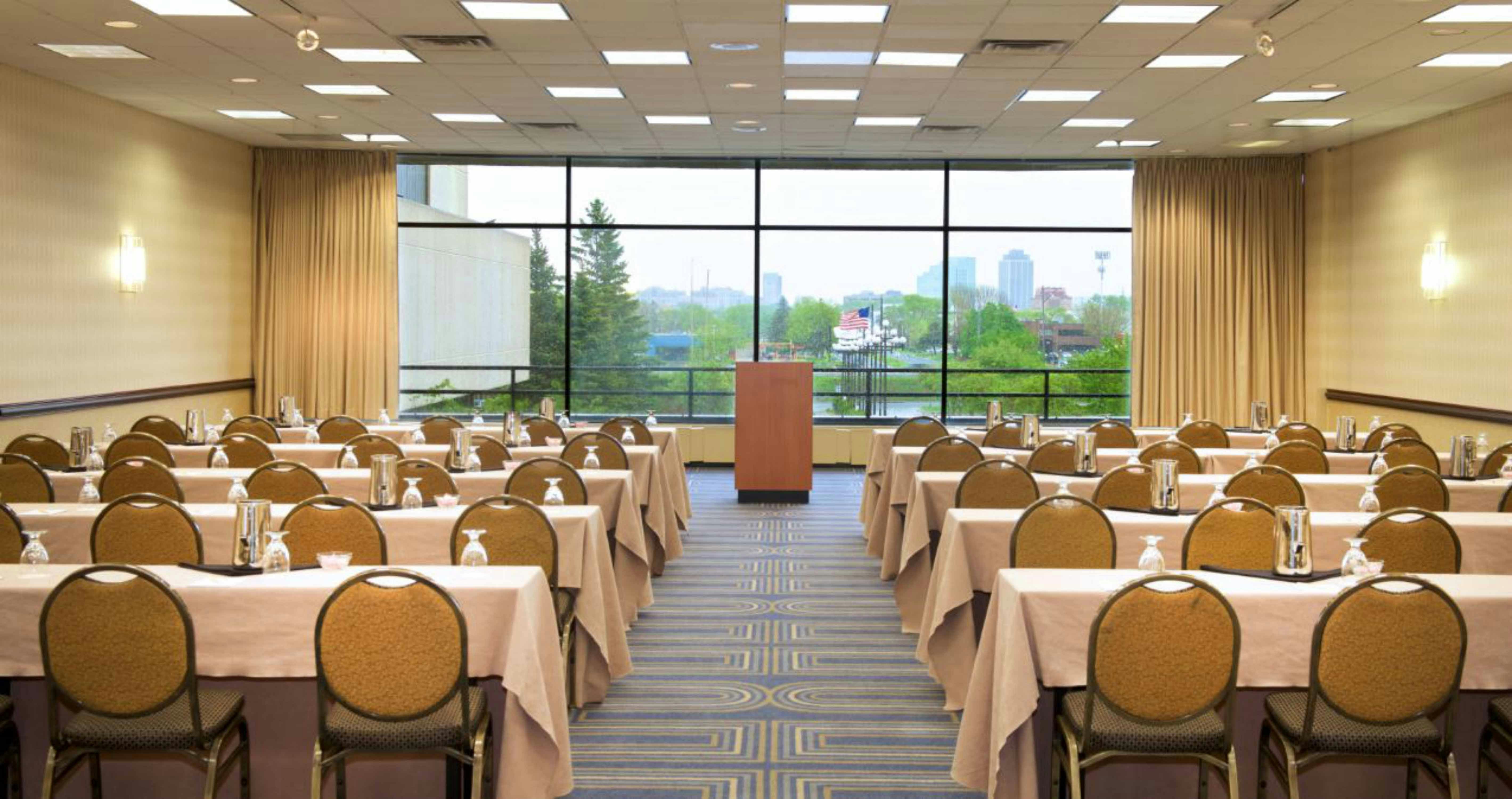 Doubletree By Hilton Bloomington Minneapolis South 54/60