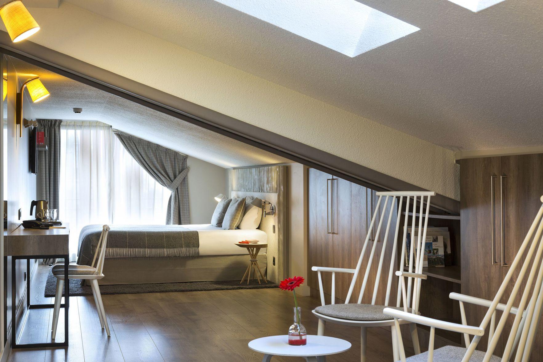 Family, Attic
