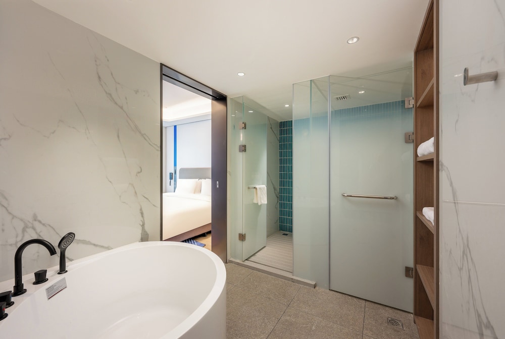 Holiday Inn Express Hefei South, an IHG Hotel 50/50
