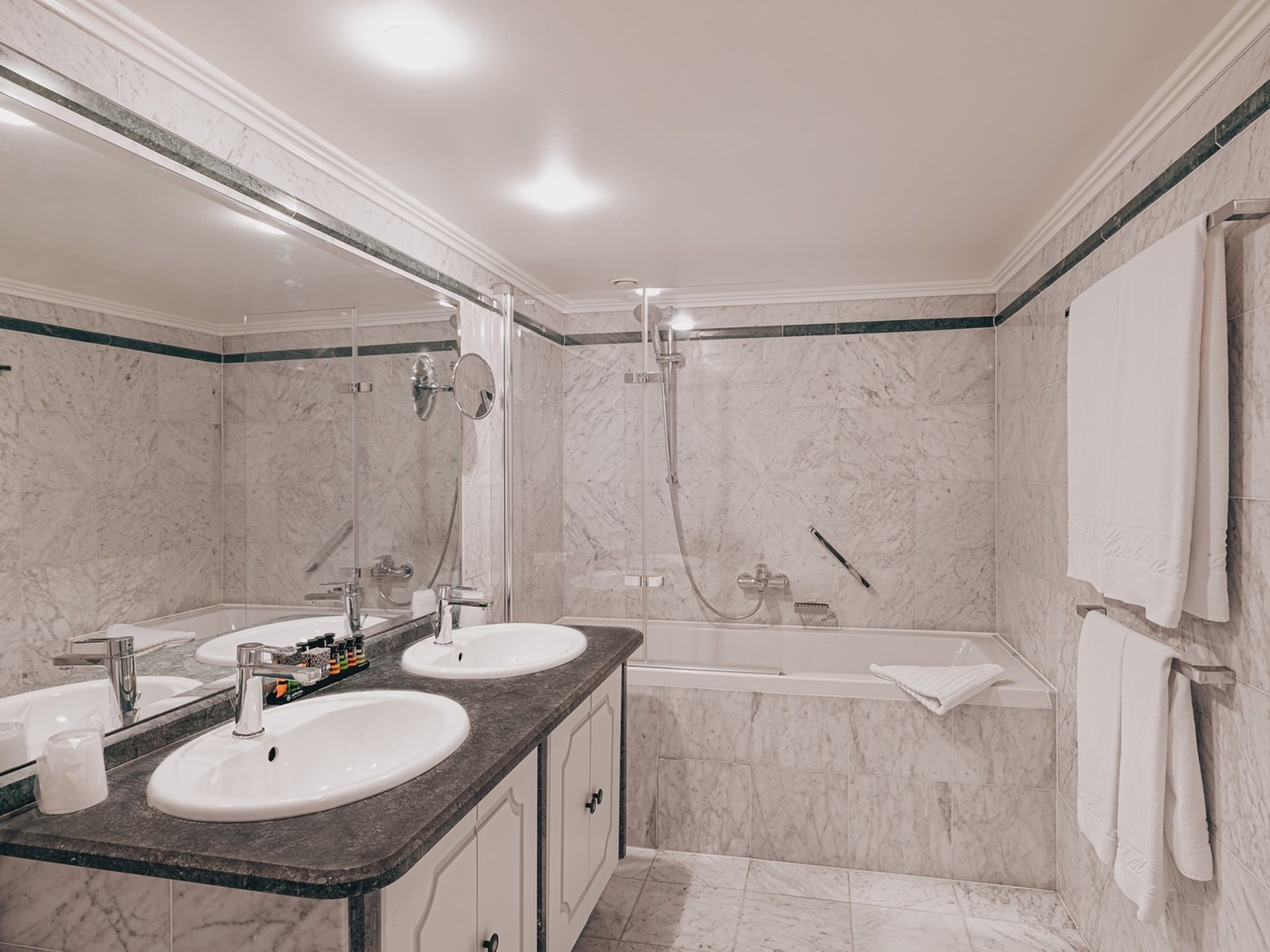 Hotel Manos Premier 63/65