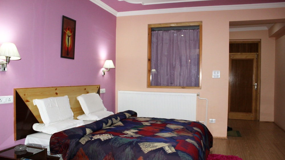 Royal Holiday Leh 15/43