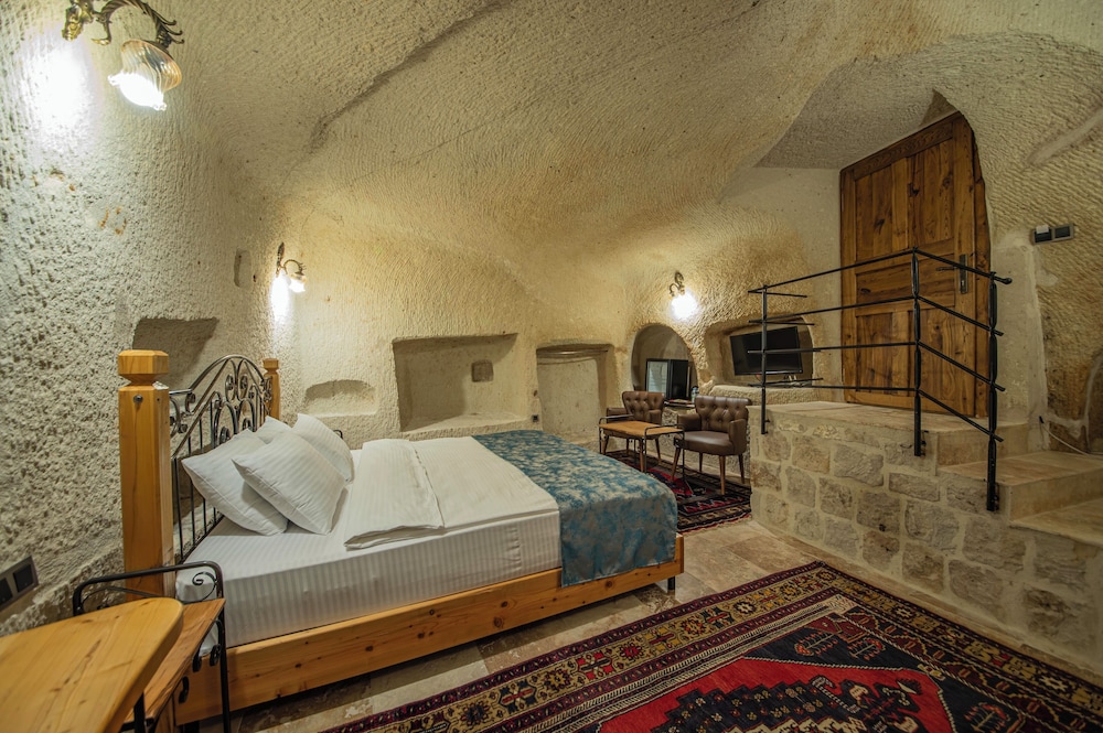 Chelebi Cave House 18/98