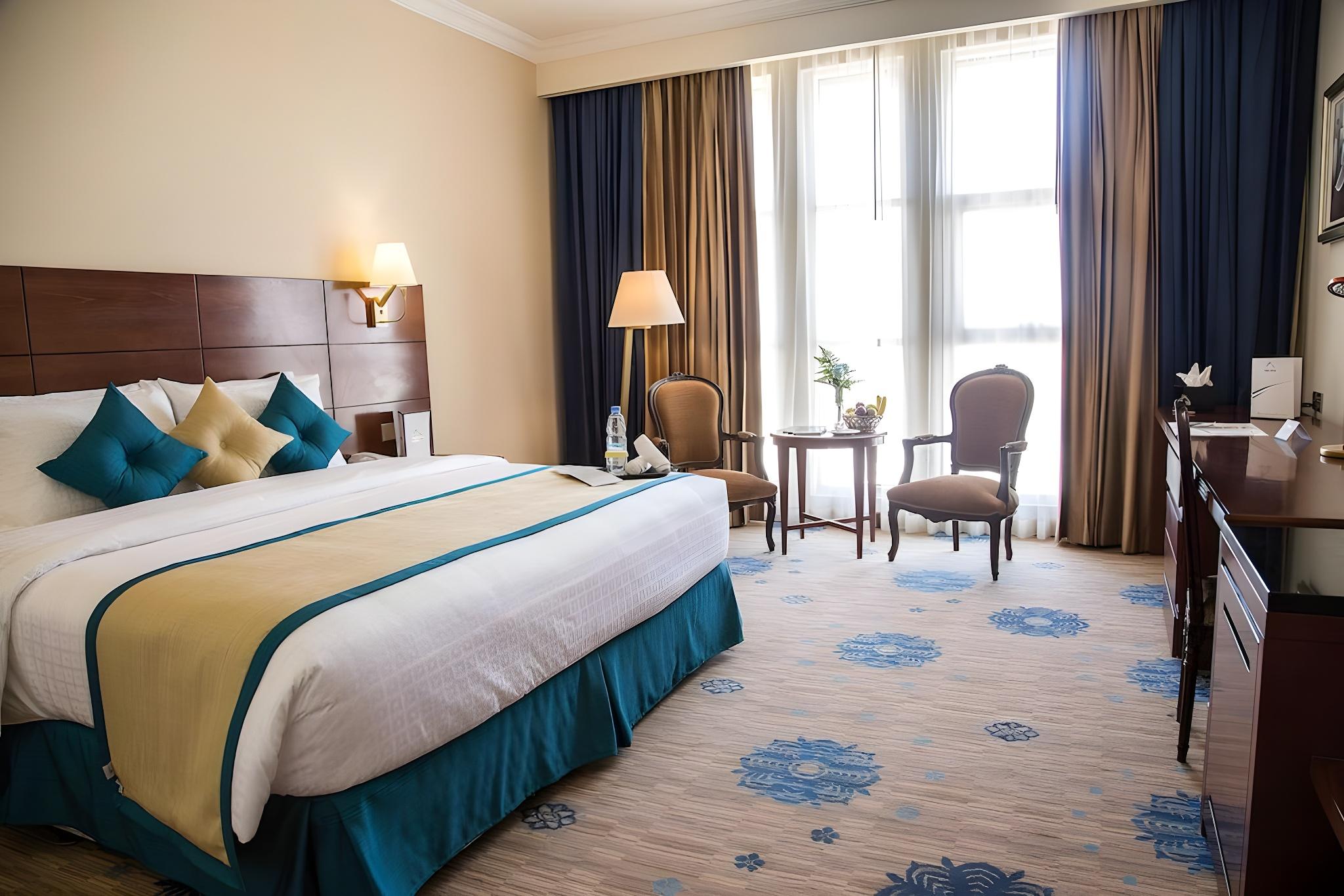 DELUXE ROOM