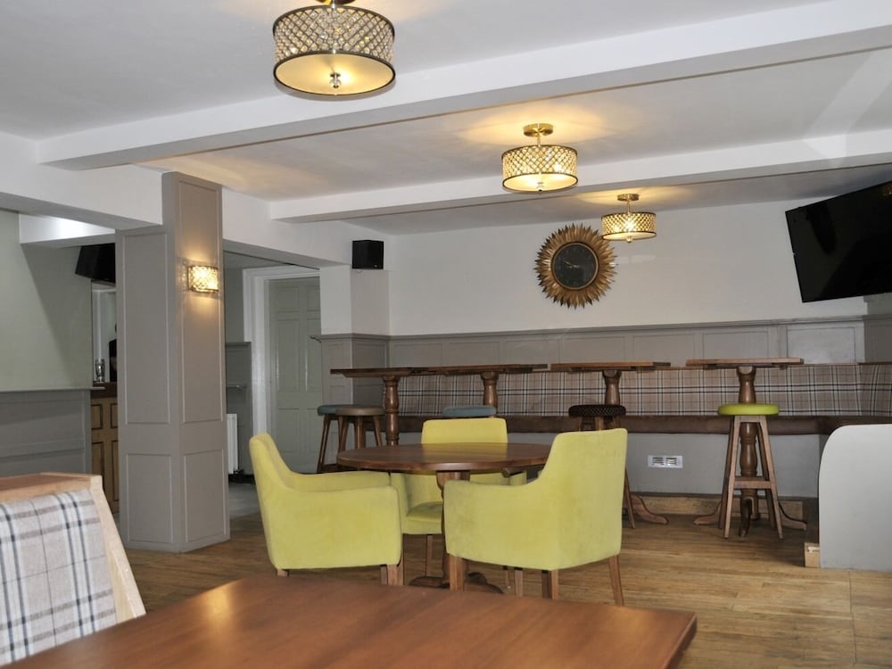 The Coach Hotel 25/34
