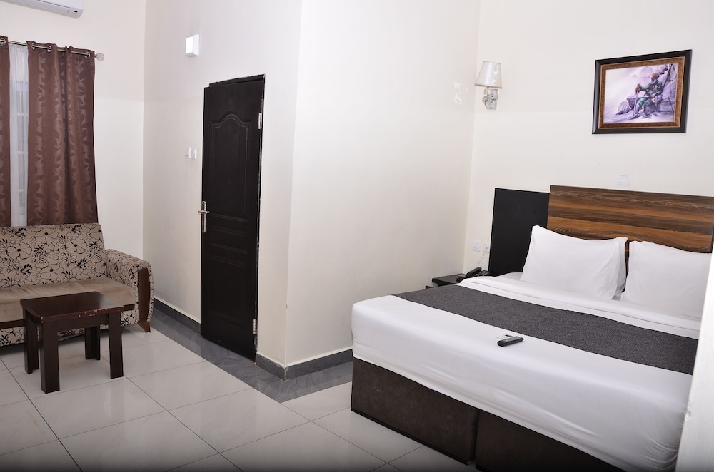 EXCLUSIVE, SUITE, KING BED