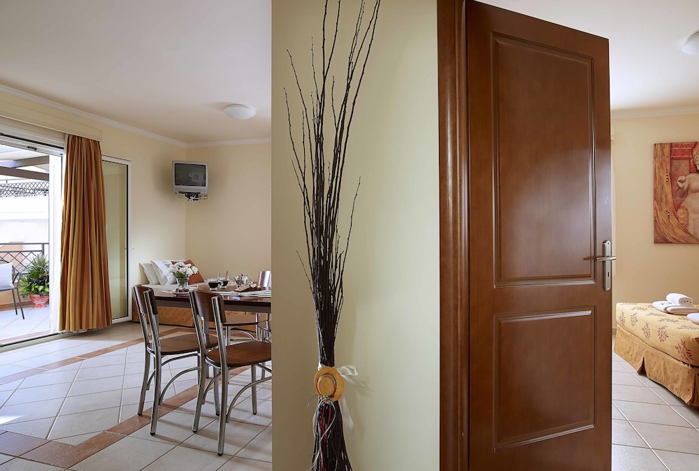 Avantis Suites Hotel 28/50