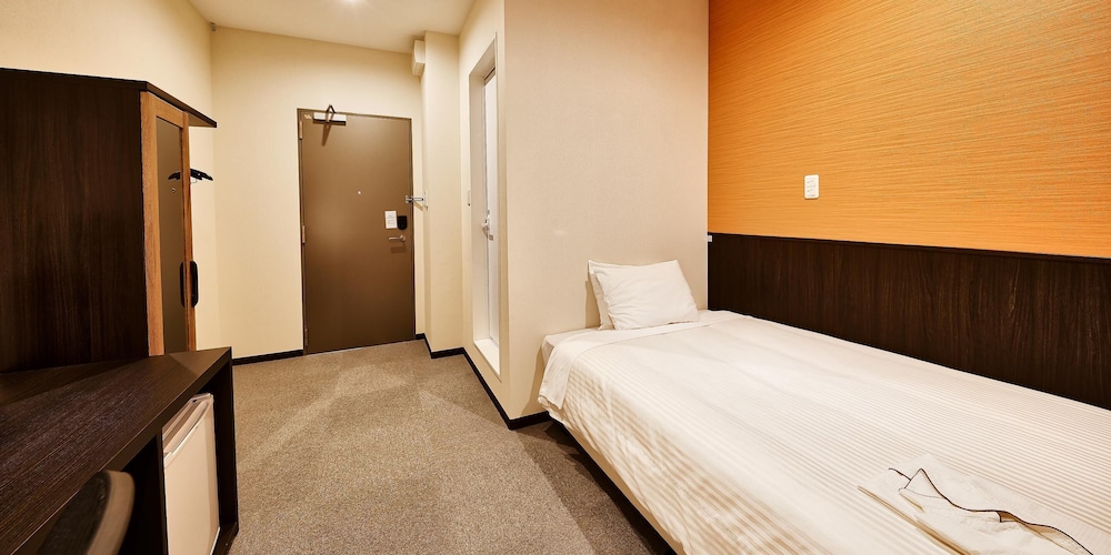 Crown Hotel Okinawa Annex 12/50