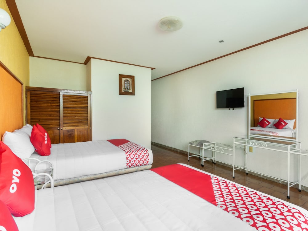 OYO Hotel Casa Blanca 14/35