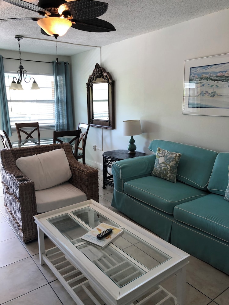 Lido Islander Inn And Suites 39/56