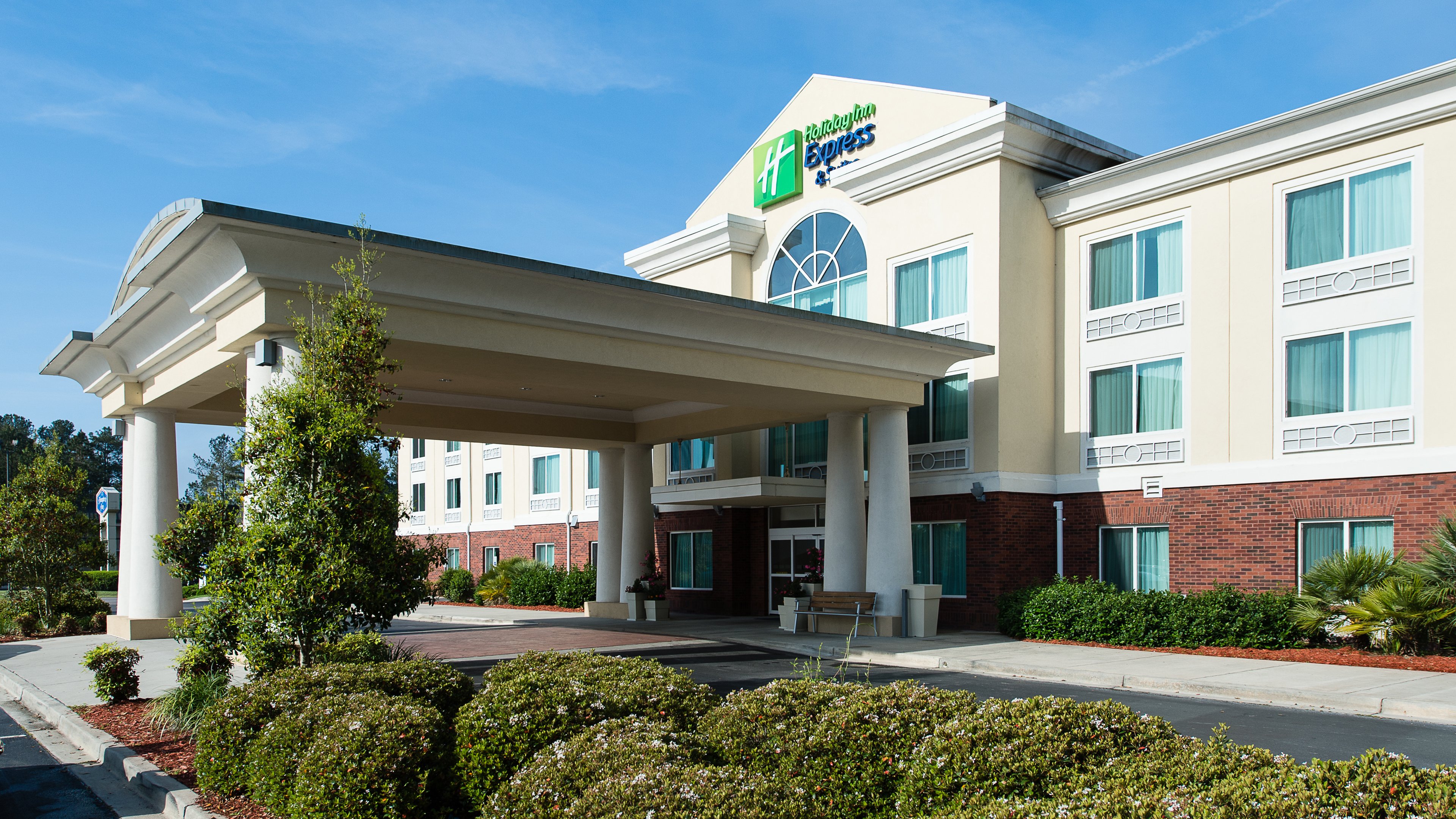 Holiday Inn Exp Walterboro 4/77