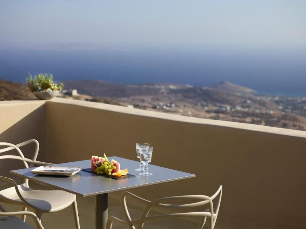 Aeolis Tinos Suites 81/92