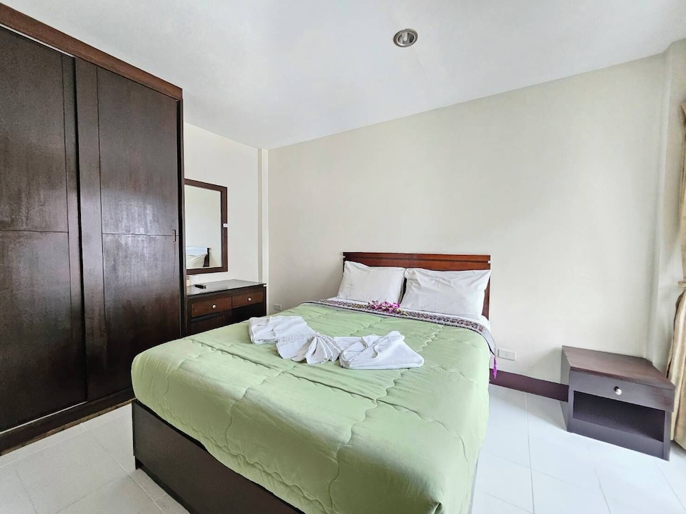 Patong Moon Inn Guesthouse 12/48
