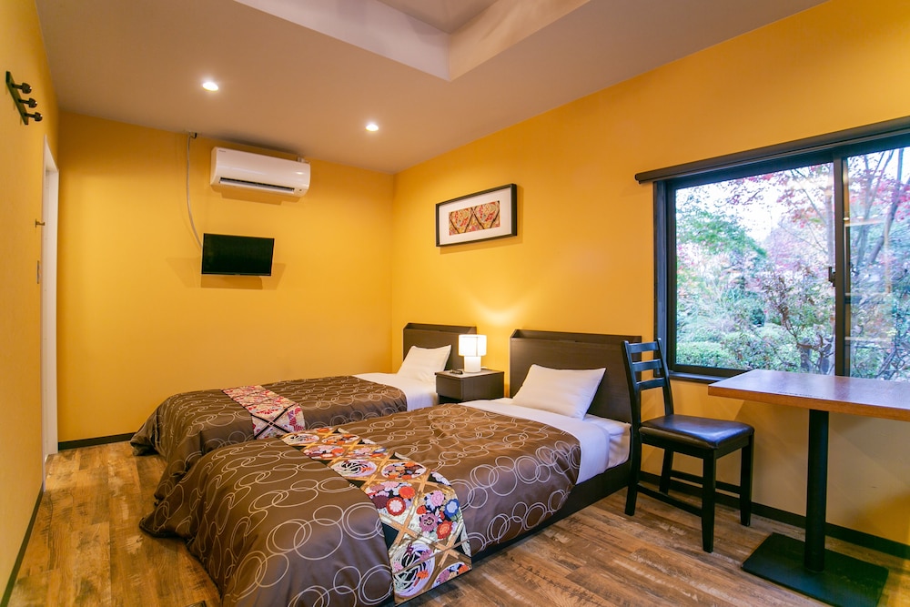 STANDARD, TWIN BEDS, ANNEX