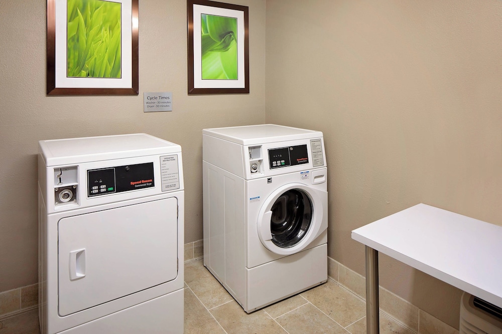 Courtyard By Marriott Houston Westchase 8/28