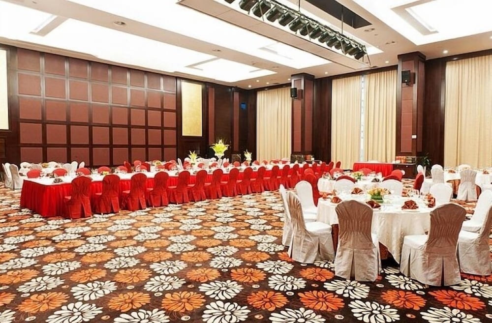 Ramada Plaza by Wyndham Hangzhou Xiaoshan 36/38