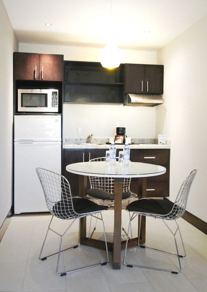 Aurea Hotel And Suites 38/50