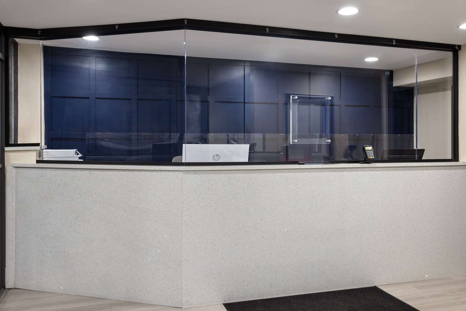 Travelodge by Wyndham Manhasset 7/28
