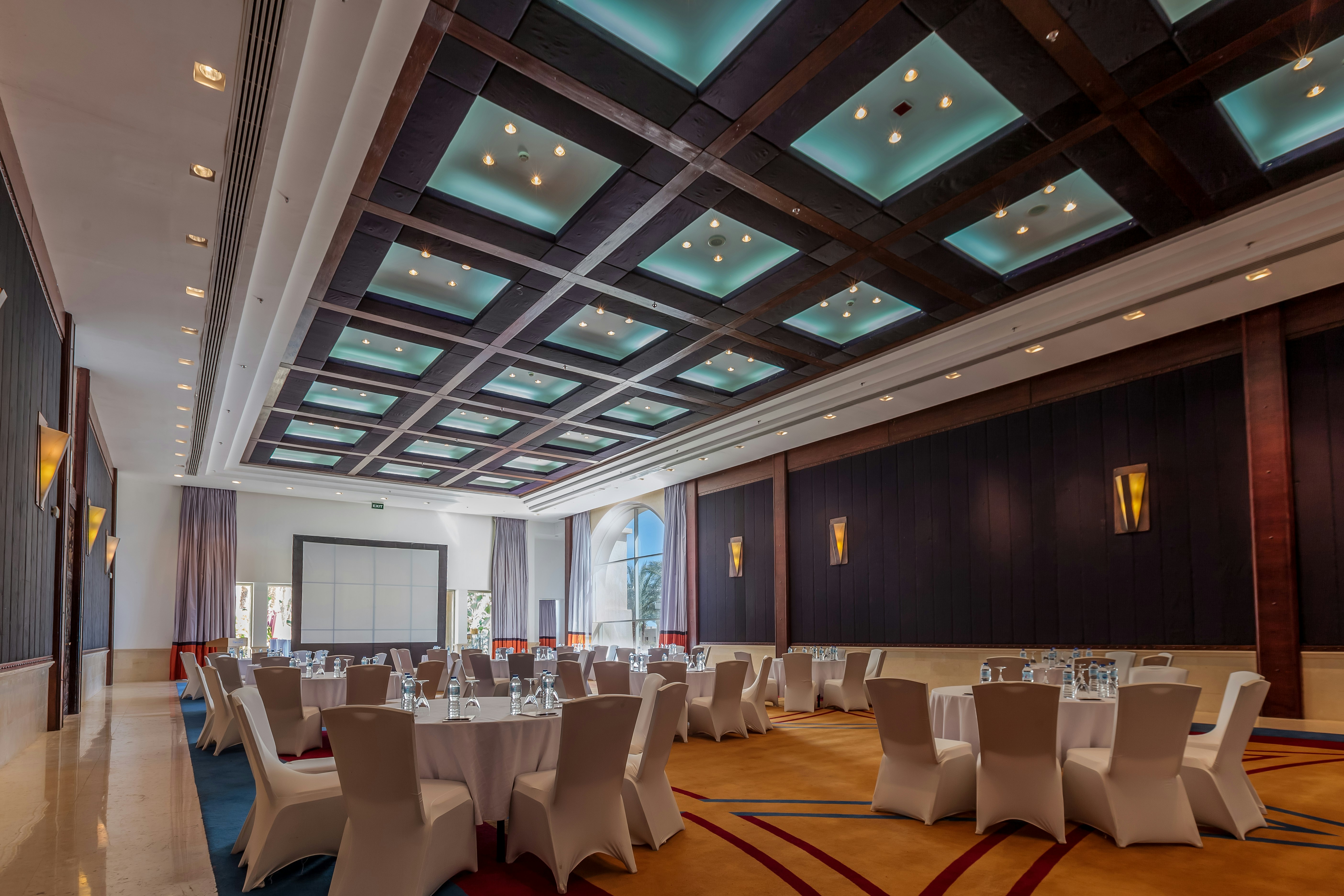 GRAND ROTANA RESORT AND SPA 32/50
