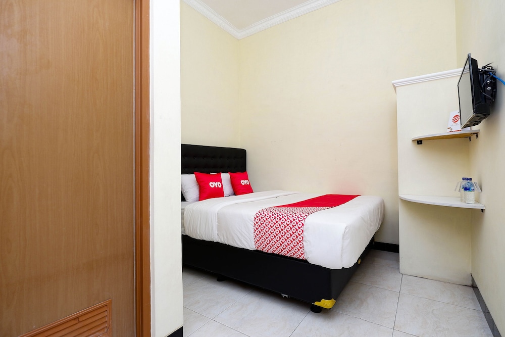Super OYO Capital O 2258 Santana Syariah Guest House 14/41