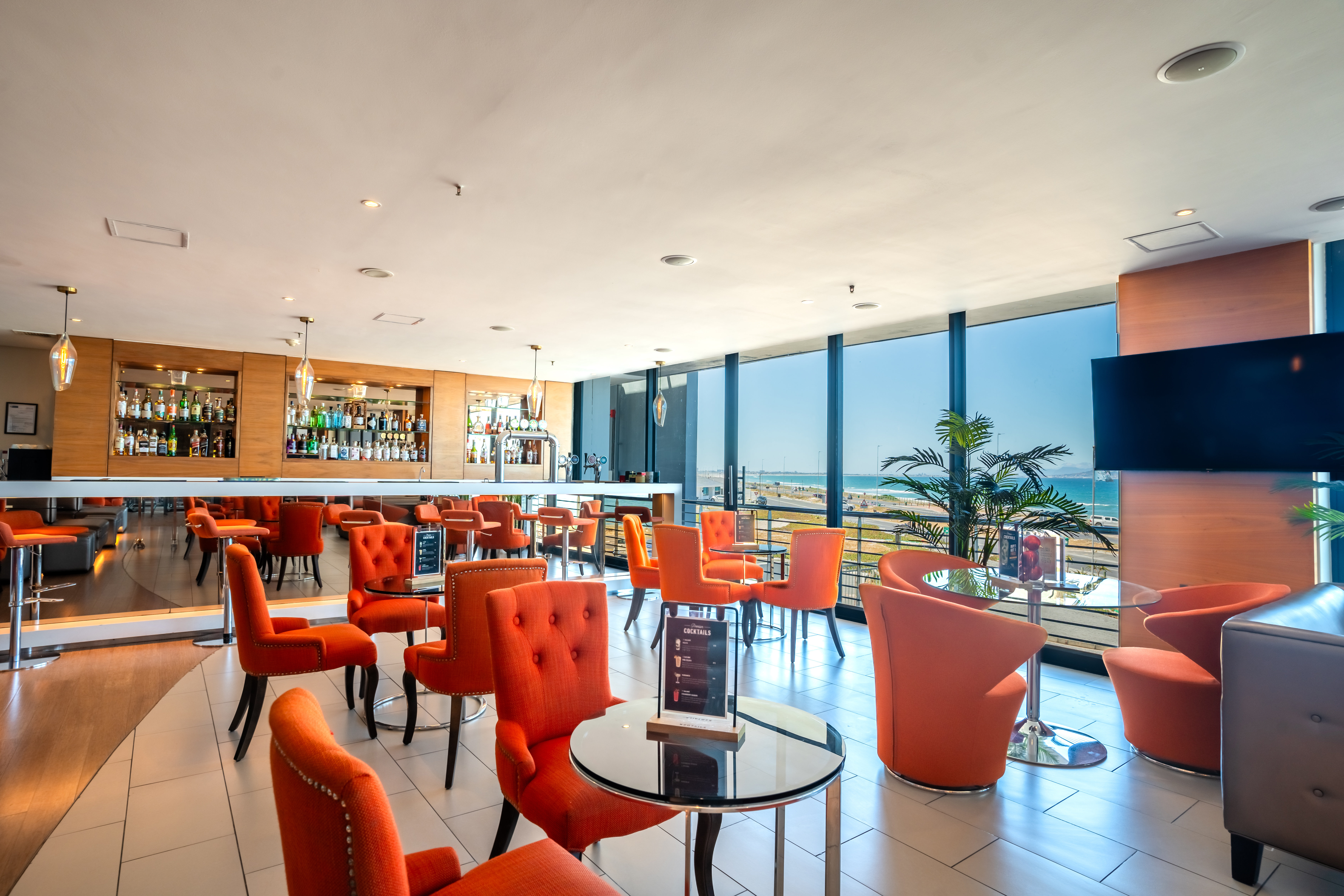 Blaauwberg Beach Hotel 76/100