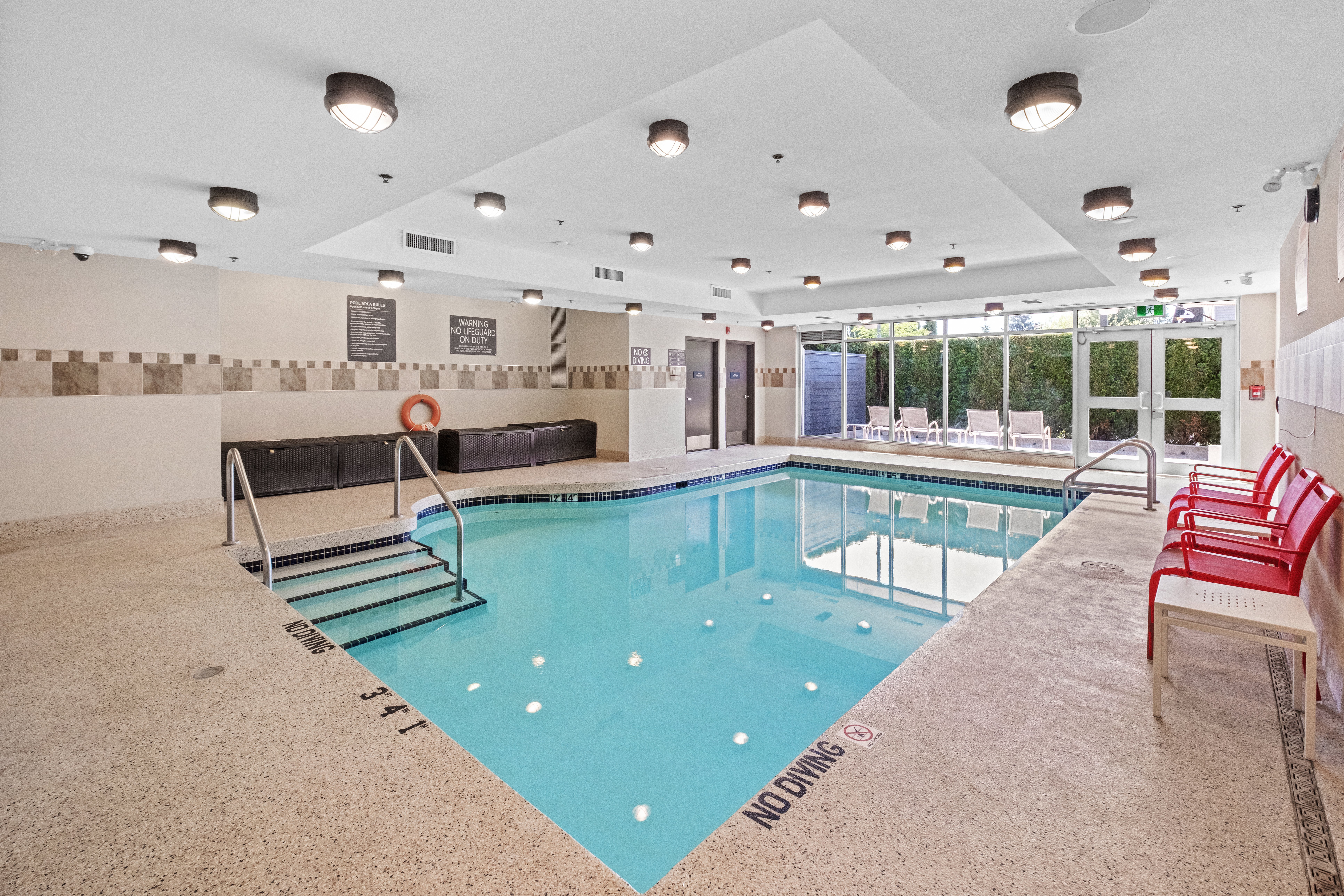 Holiday Inn Hotel Suites Surrey East Cloverdale 33/75