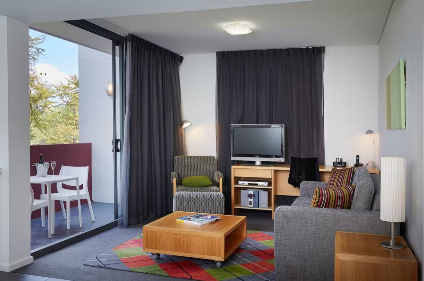 East Perth Suites Hotel 11/14
