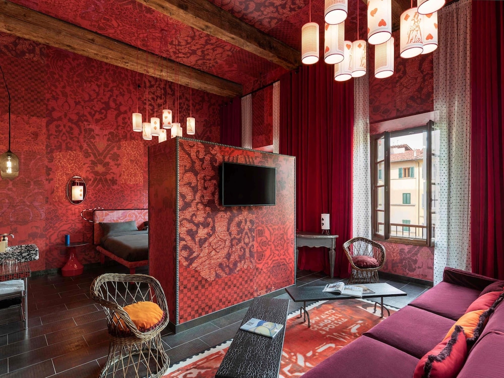 25hours Hotel Piazza San Paolino 52/60