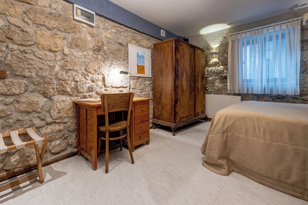 Sakin Ev Hotel 6/49