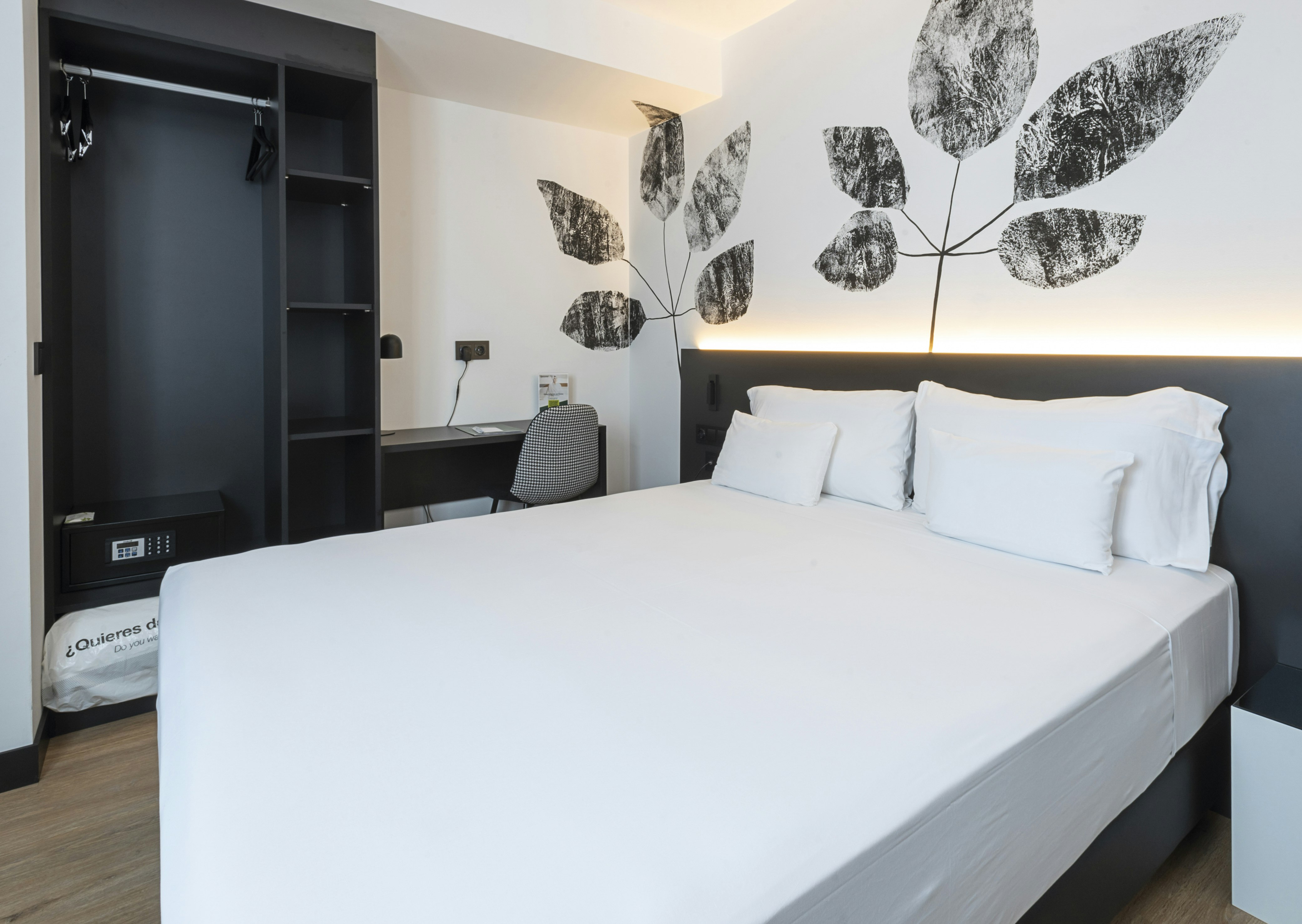 Hotel Sercotel Plana Suites 16/53