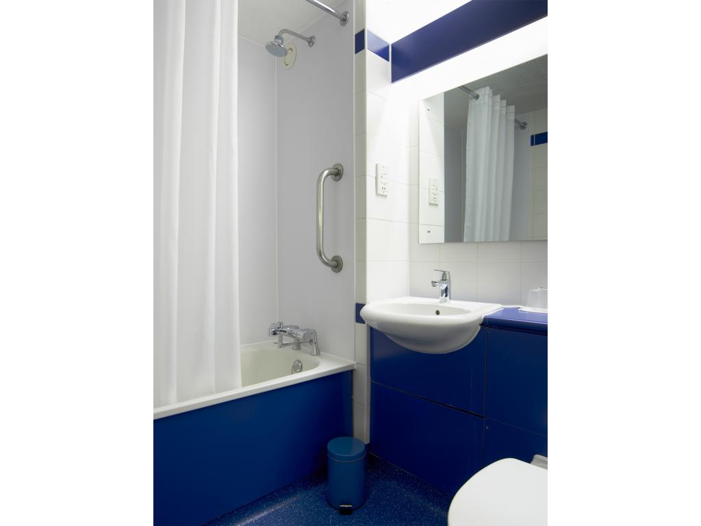 Travelodge Glenrothes 30/31