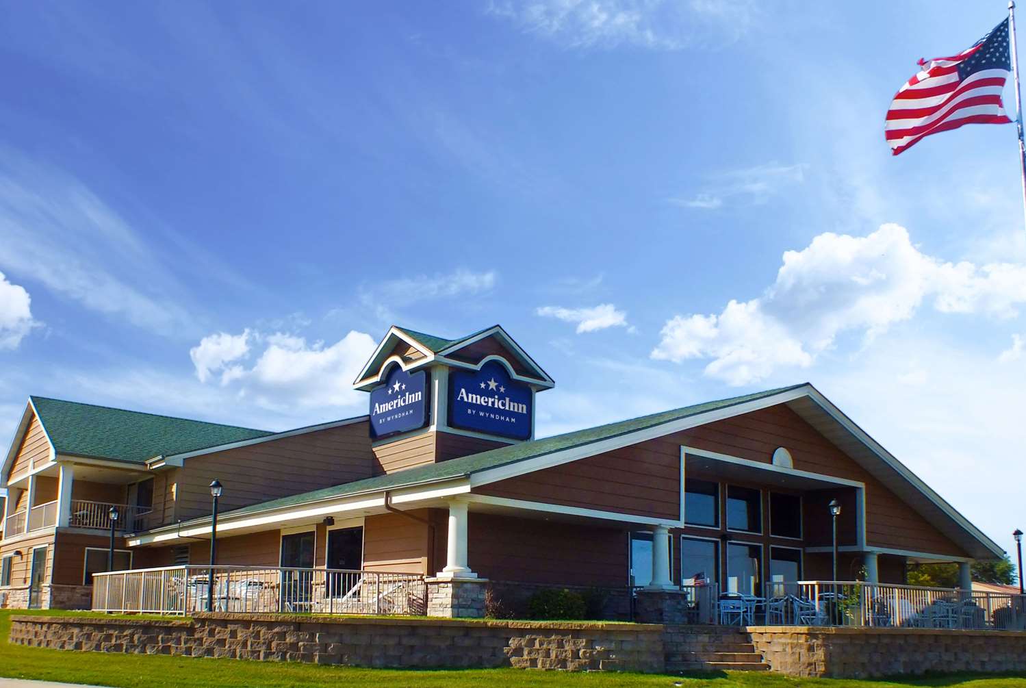 AmericInn by Wyndham Okoboji 2/7