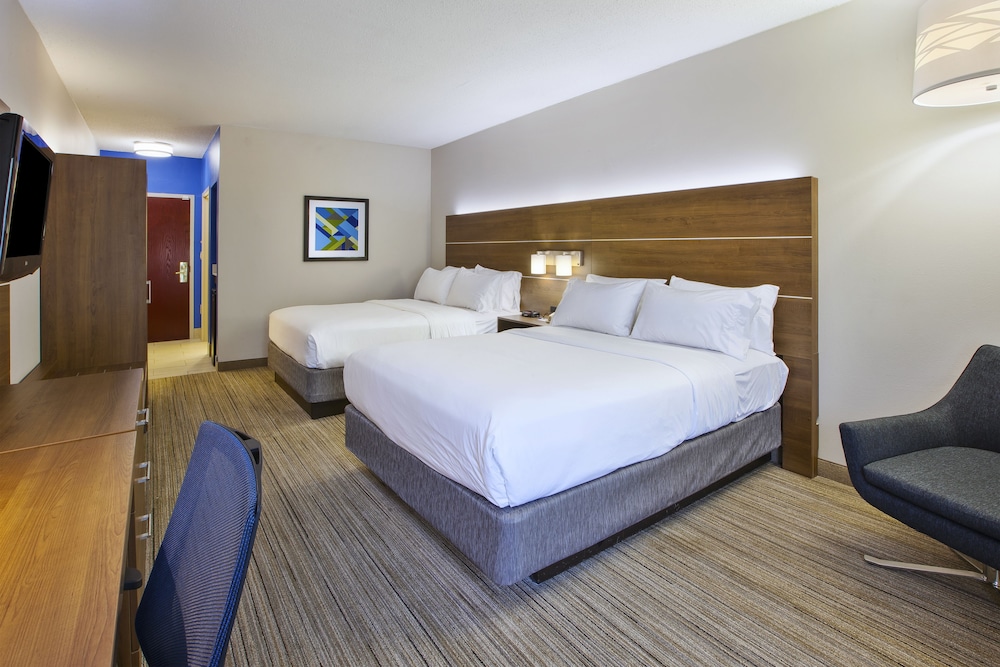 Holiday Inn Express Hotel And Suites Cincinnati Northeast Milford 19/49