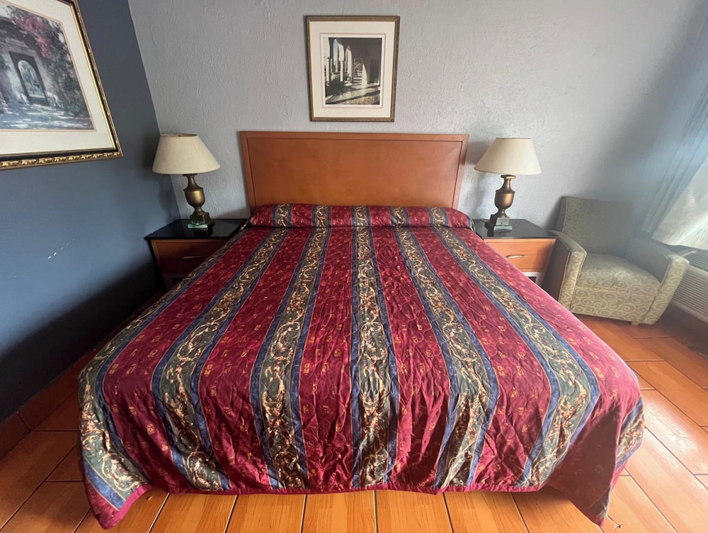 La Posada Inn By OYO Brownsville 20/42