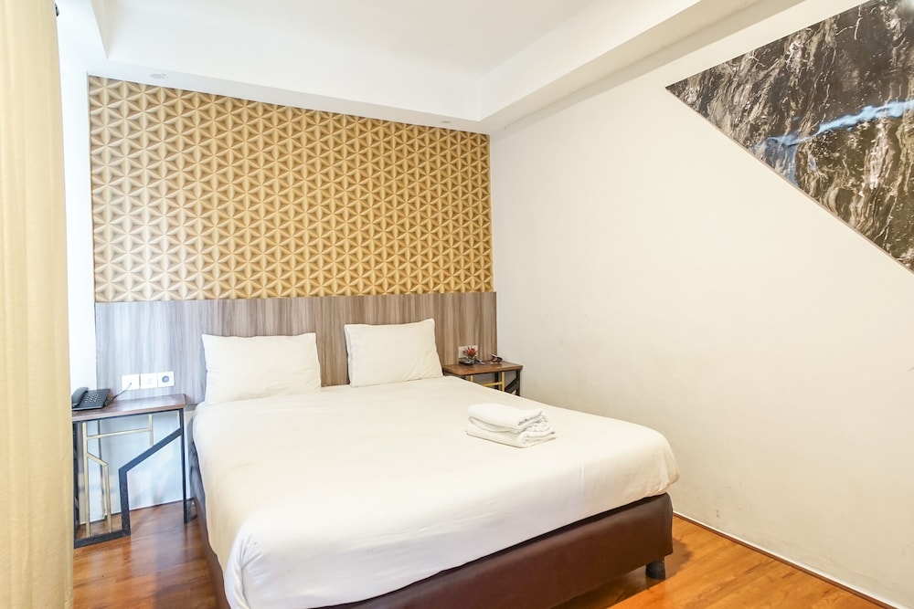 Hotel Sanrina Makassar 29/70