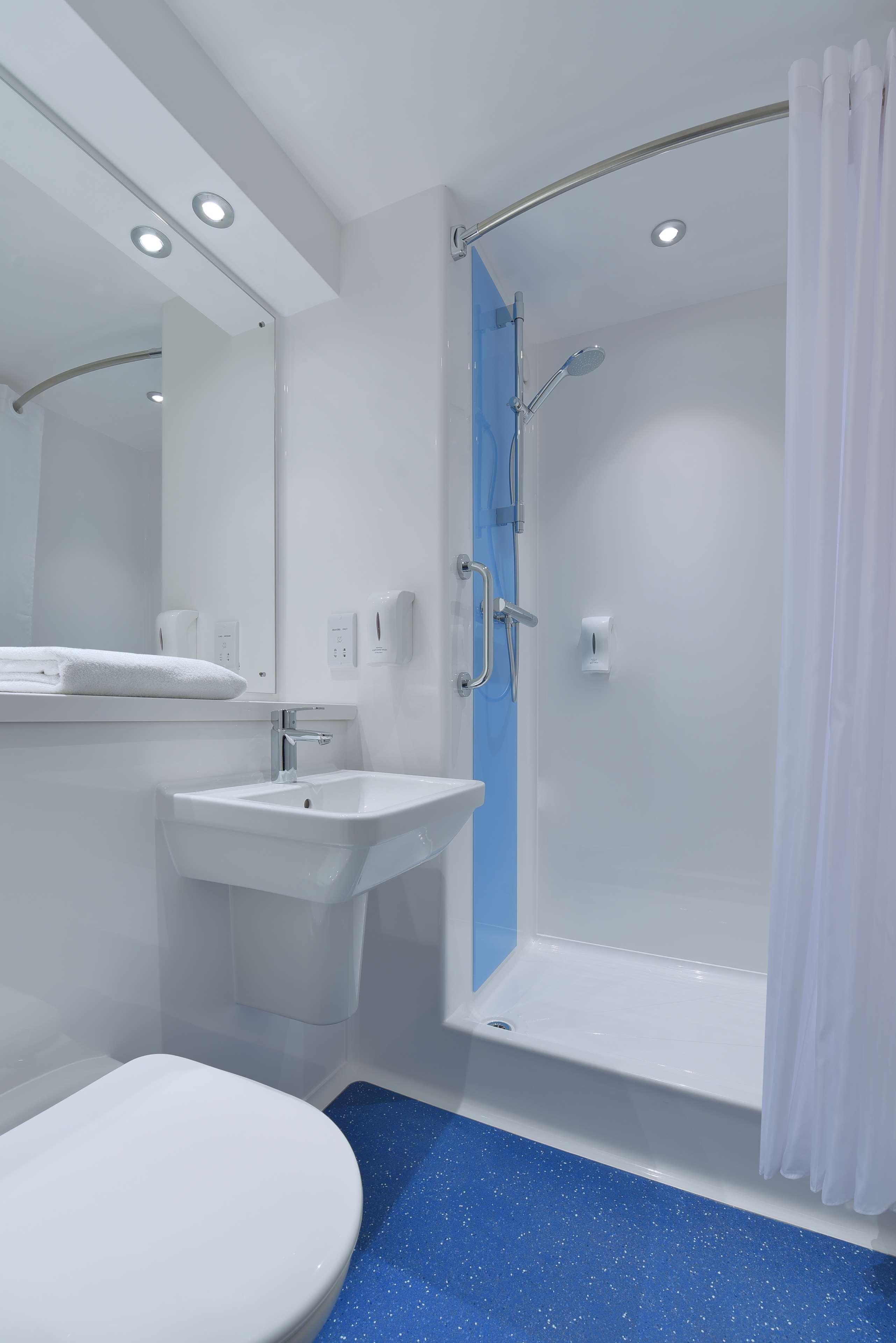 Travelodge Glasgow Queen Street 24/25