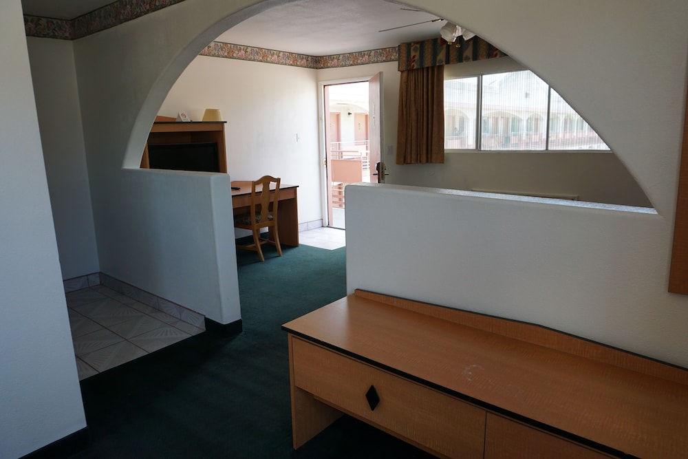 Night Inn Globe 10/49