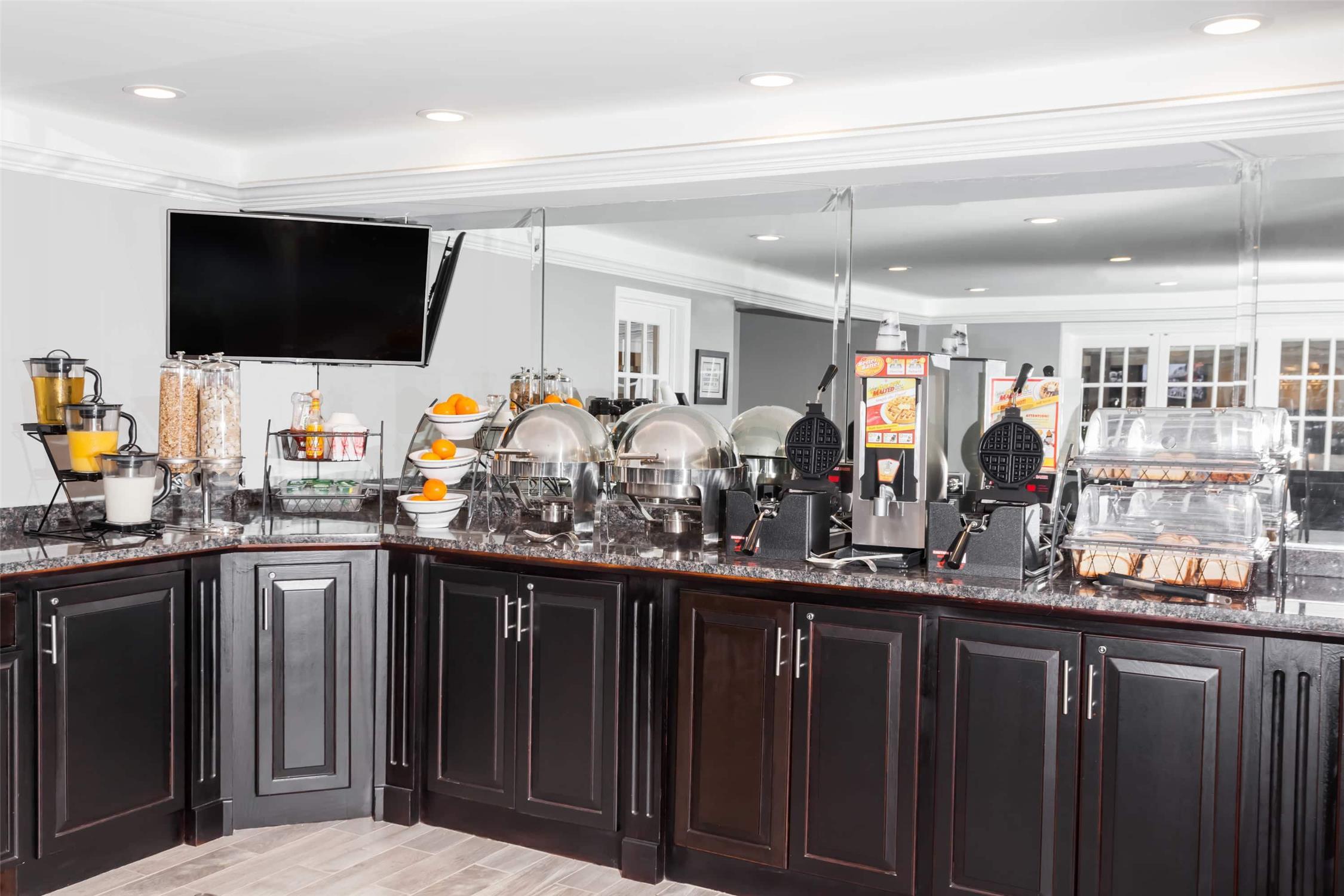 Baymont by Wyndham Glenview 25/32