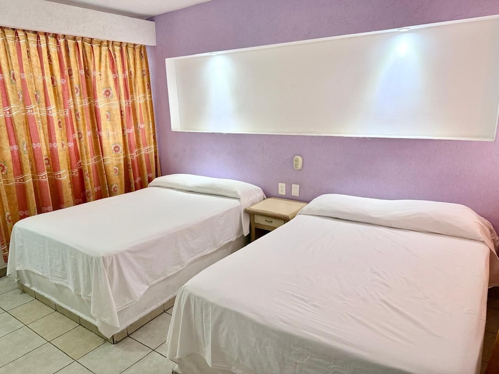 Hotel Acapulco 8/19