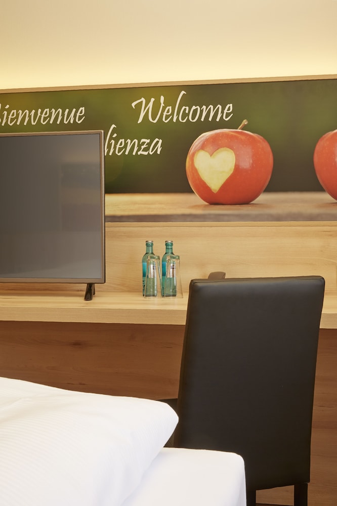 H Hotel Stuttgart Herrenberg 5/63