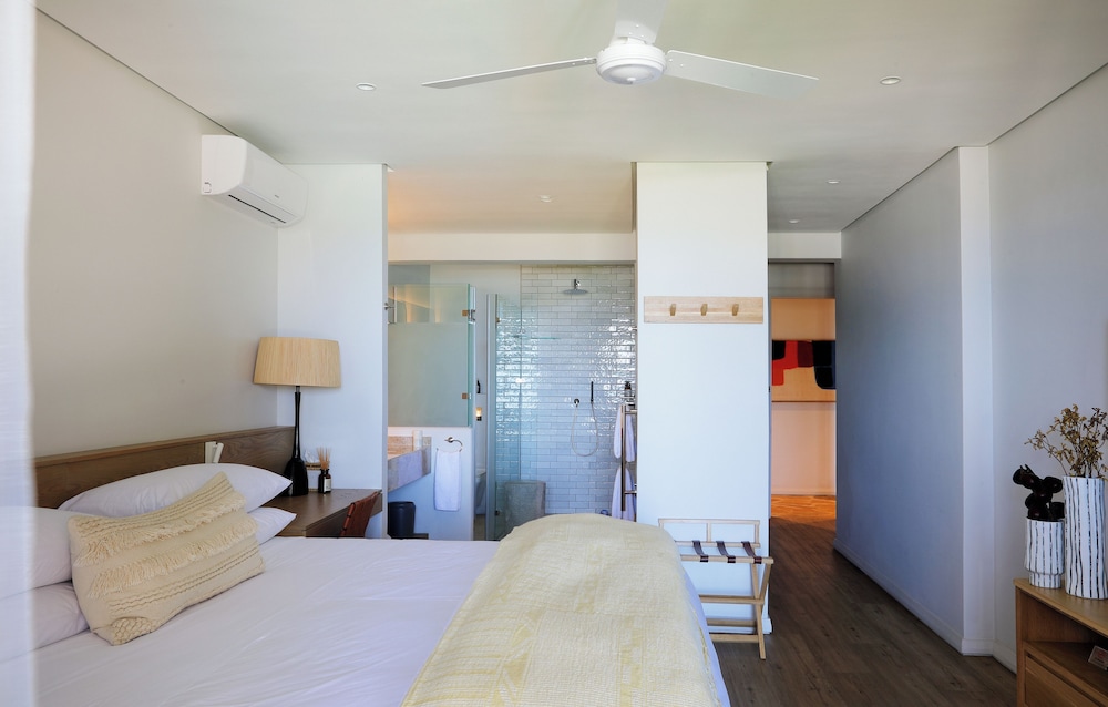 Sala Beach House 7/29