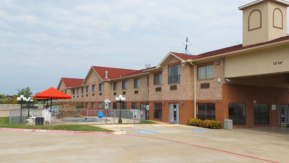 Sleep Inn Cedar Hill, TX 2/51