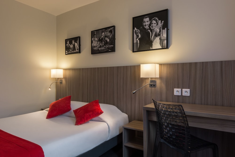 HOTEL REIMS 6/17