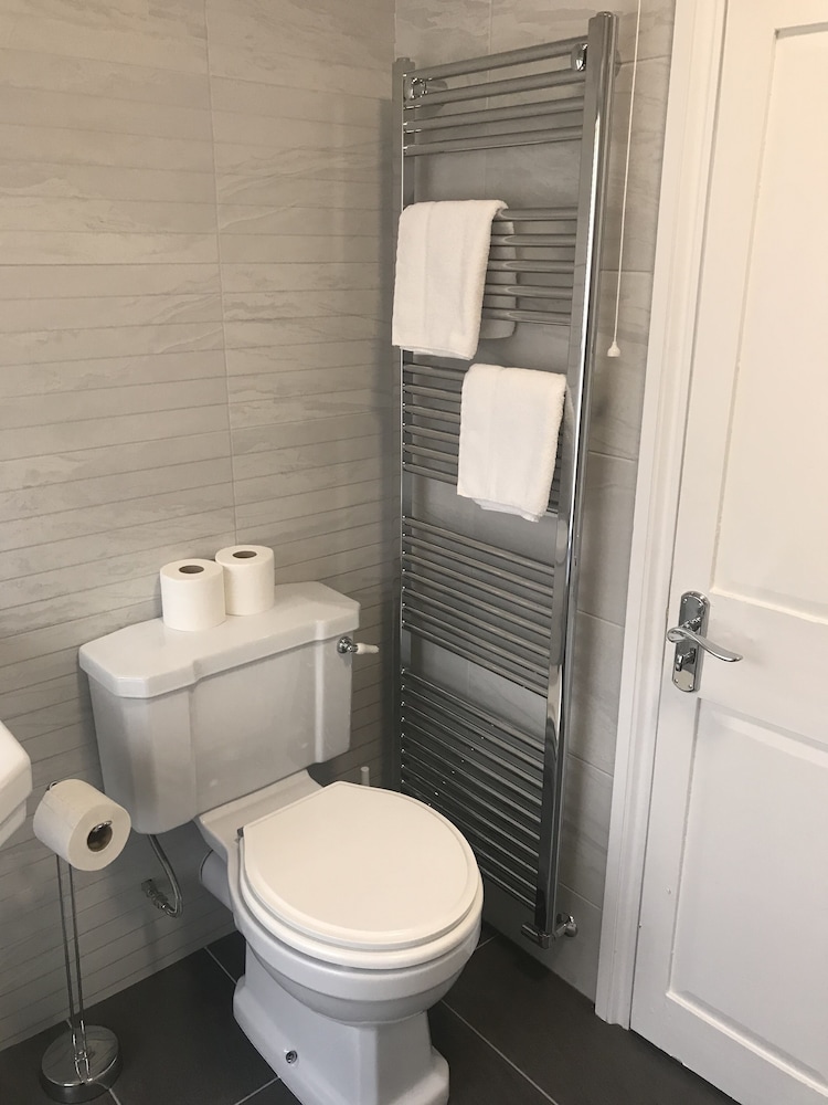 Highcliffe Hotel 44/48