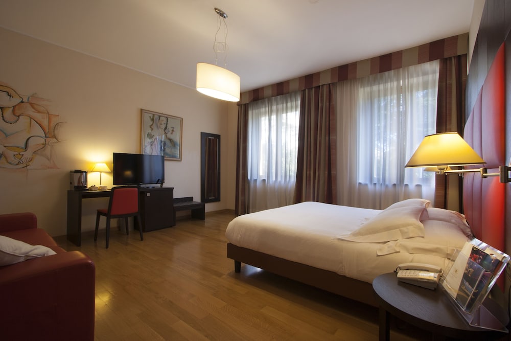 Hotel Guglielmo 9/43