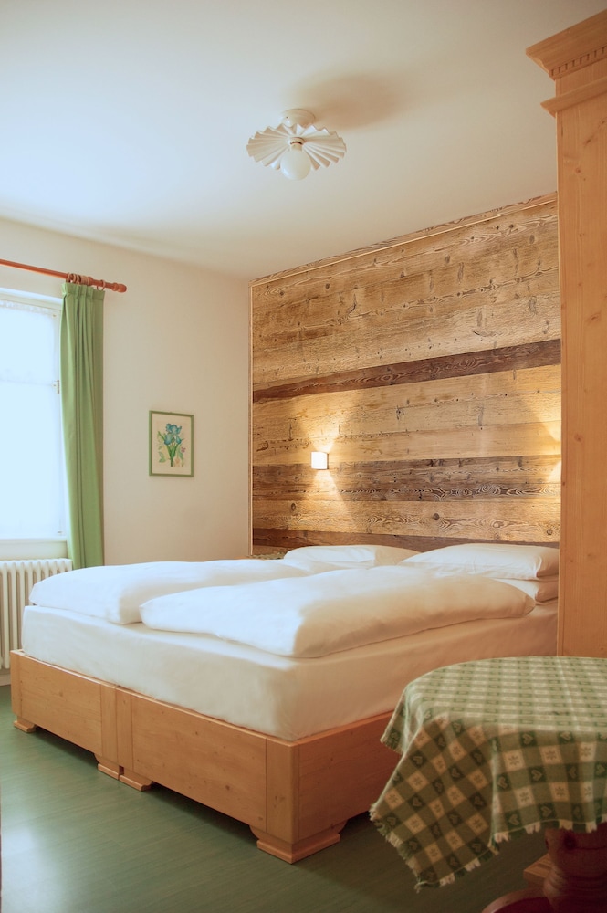 Hotel Oasi 25/50