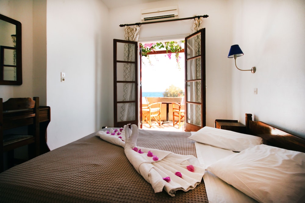 Nostos Hotel 6/50