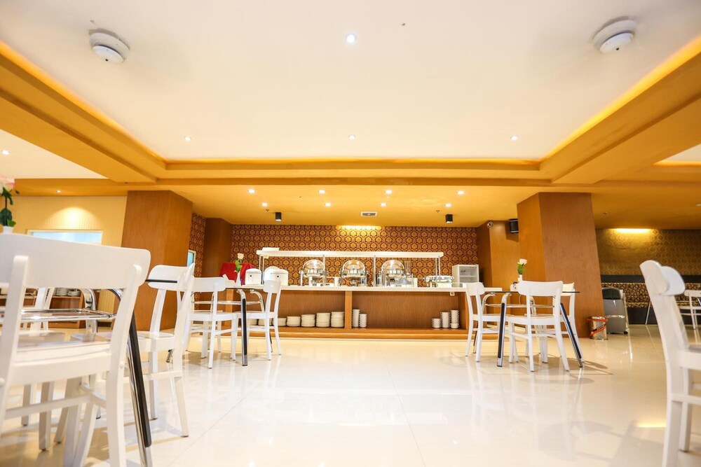 Sylvia Hotel Premier Kupang 50/57