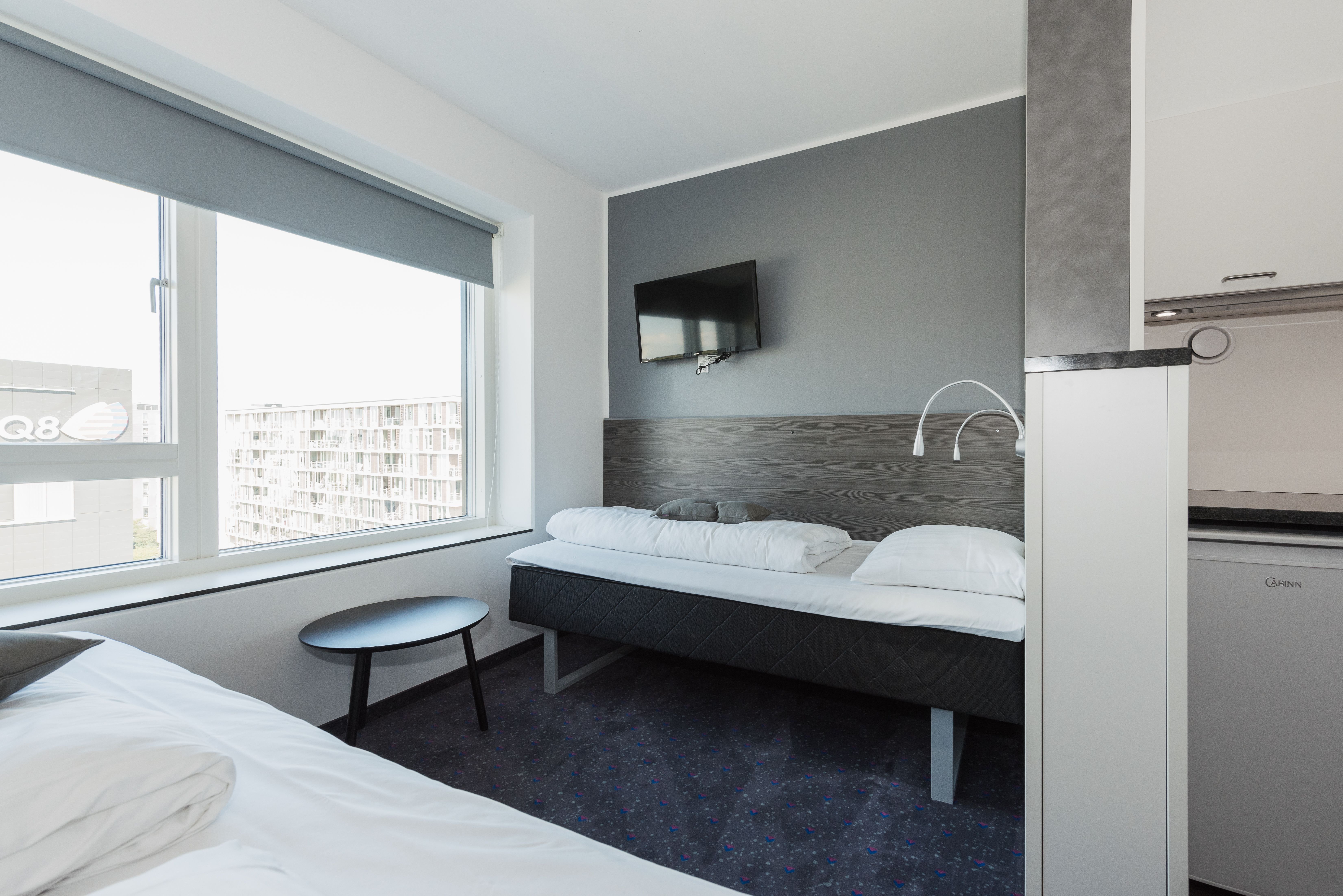 APARTMENT, TWIN BEDS