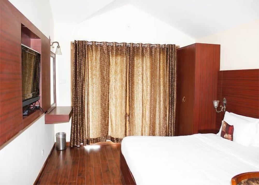 BERRY HILLS RESORT 11/28